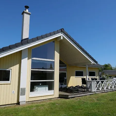 Grobenbrode Sunlit Deck Retreat Großenbrode